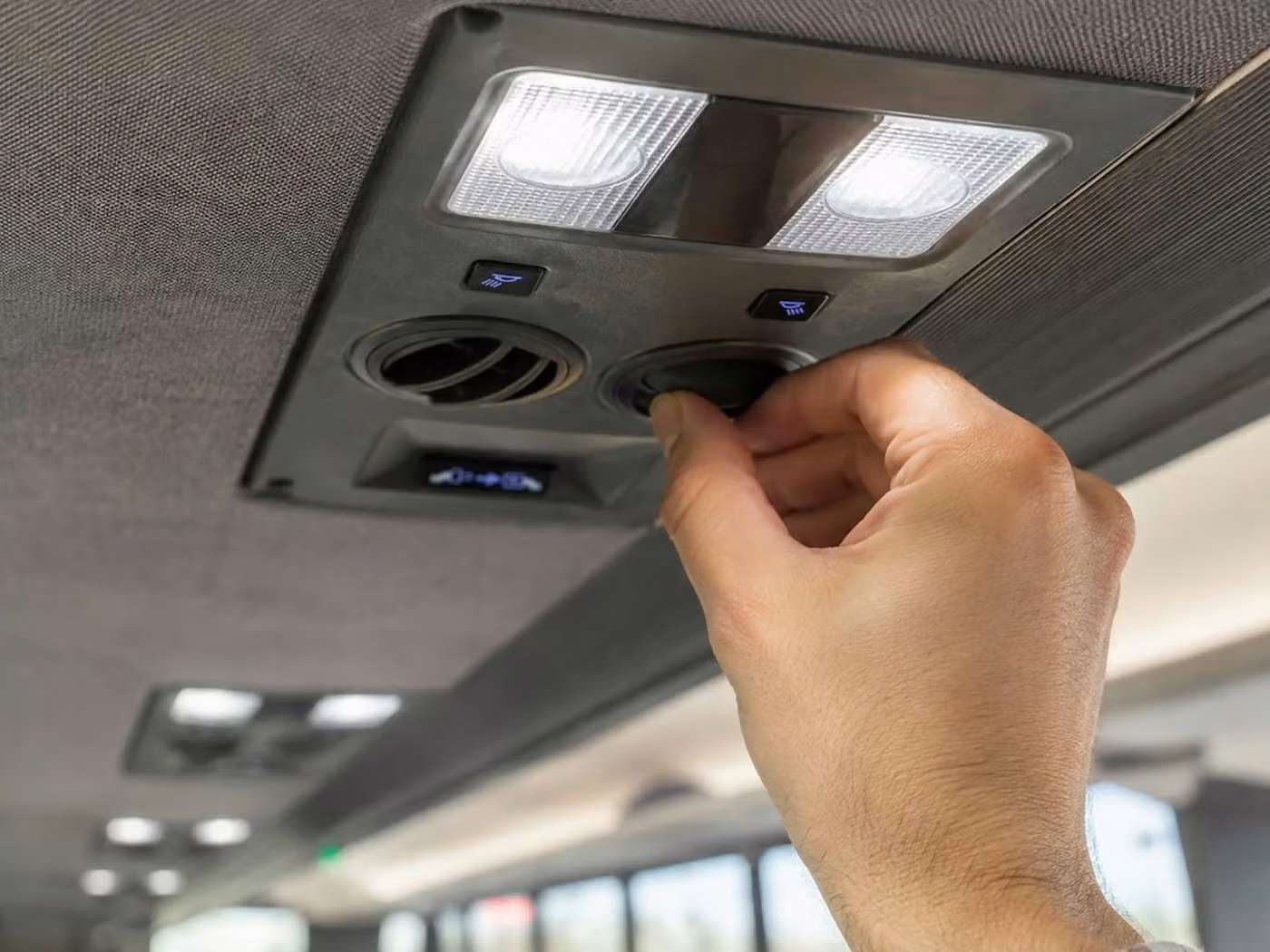 lathrop 15 passenger minibus air conditioning
