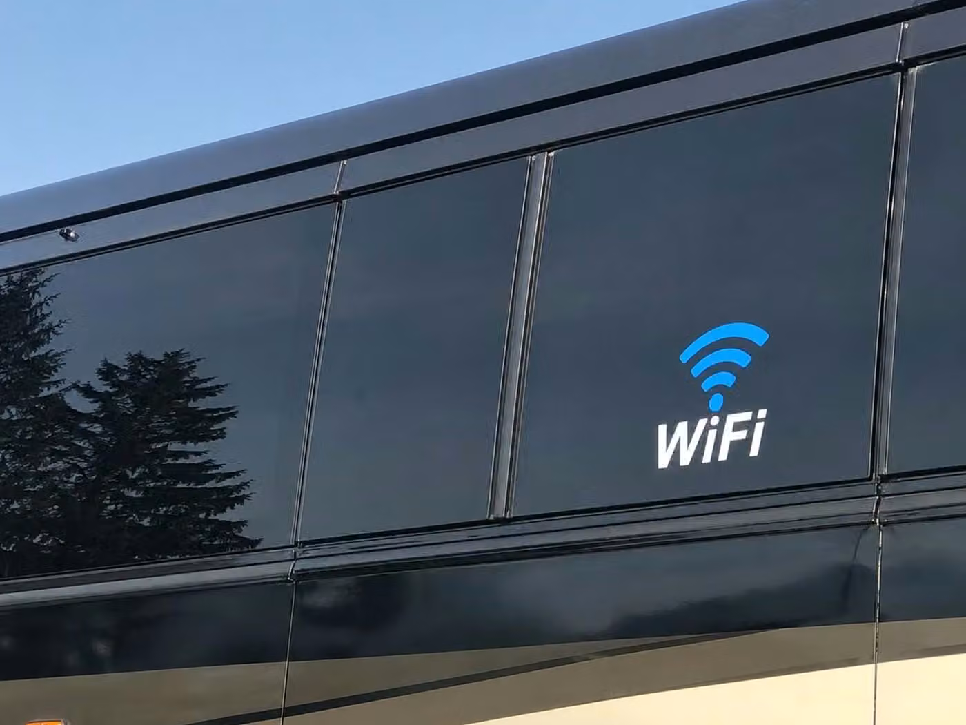 lathrop 20 passenger minibus wifi