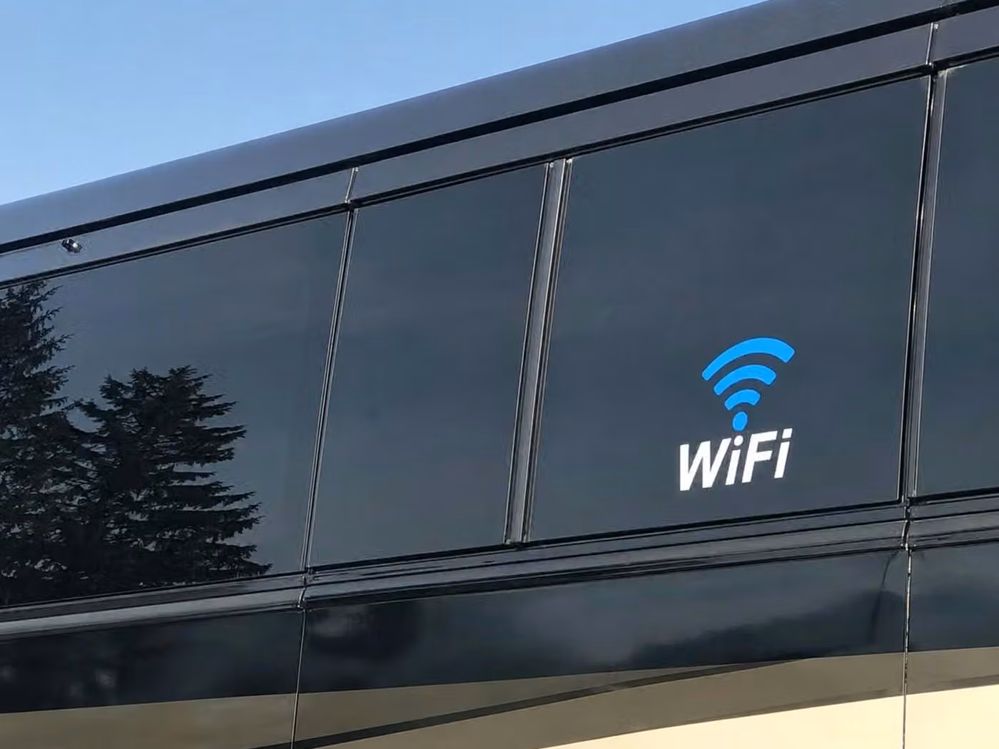 lathrop 25 passenger minibus wifi