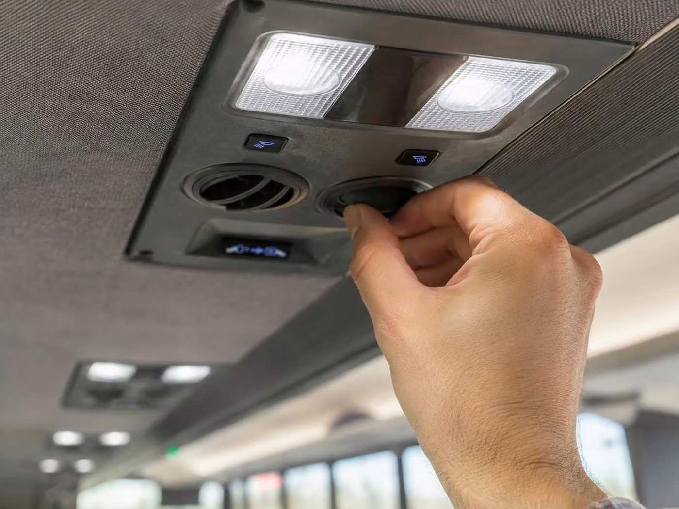 lathrop 30 passenger minibus air conditioning