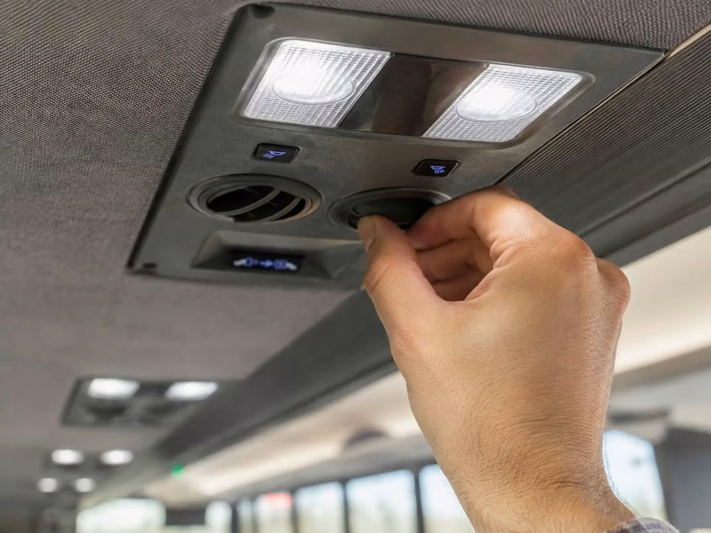 lathrop 35 passenger minibus air conditioning